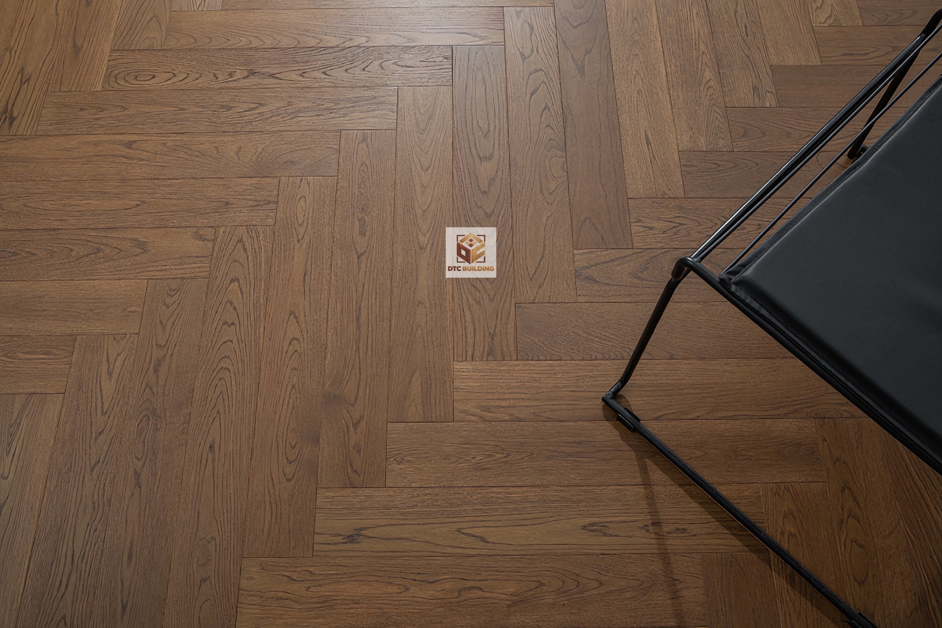 Sàn Herringbone HHC77